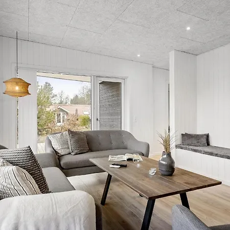 Dom wakacyjny 3 Bedroom Awesome In *