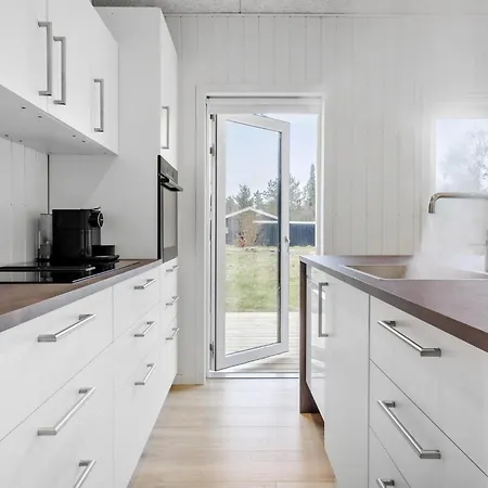 3 Bedroom Awesome In Dom wakacyjny *