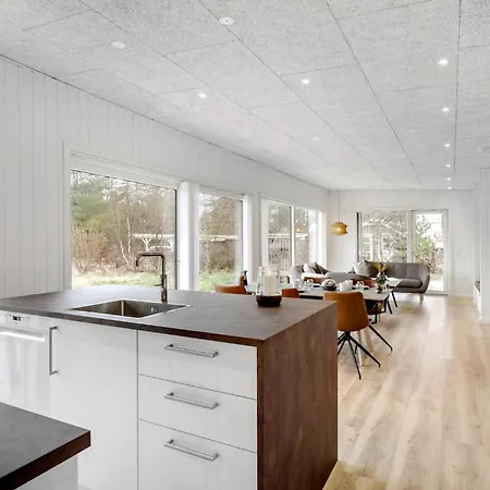 3 Bedroom Awesome In *