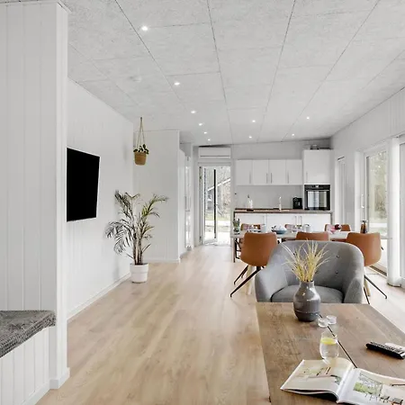 3 Bedroom Awesome In Fjerritslev