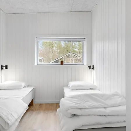 3 Bedroom Awesome In Nyaraló Fjerritslev