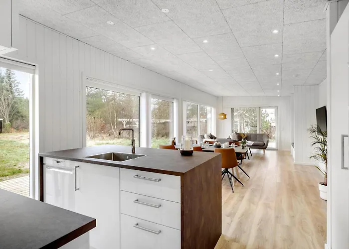 3 Bedroom Awesome In *